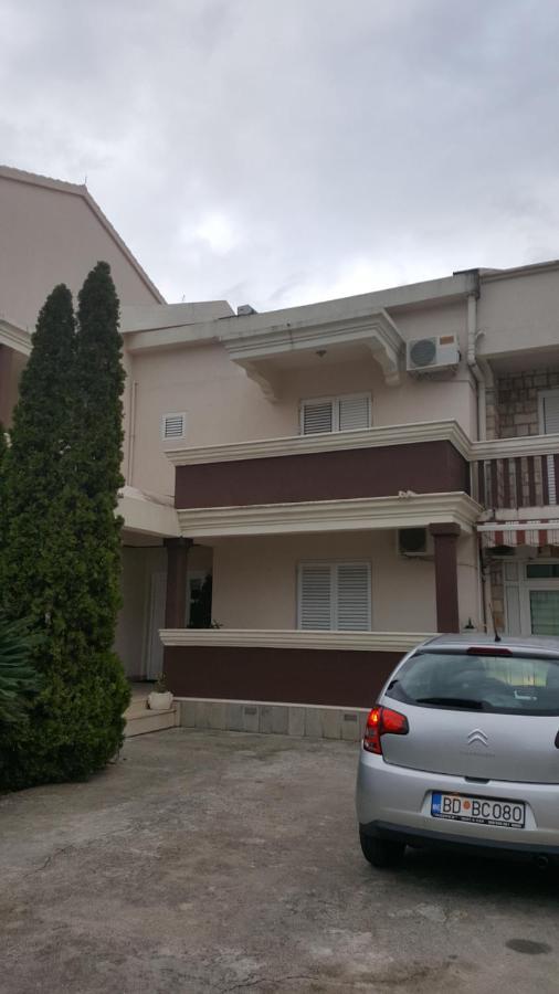 Mena Apartmani Budva Exteriör bild