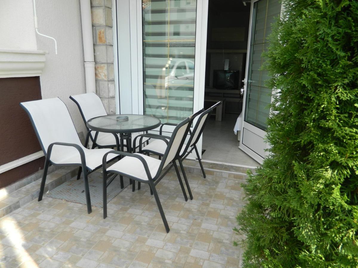 Mena Apartmani Budva Exteriör bild