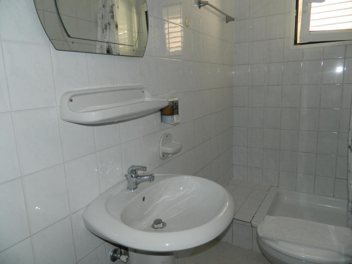 Mena Apartmani Budva Exteriör bild