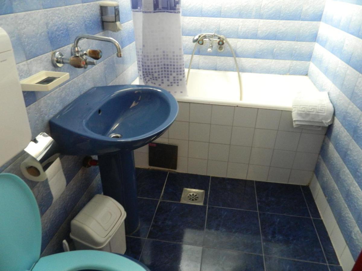Mena Apartmani Budva Exteriör bild