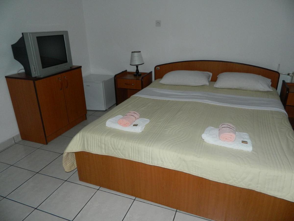 Mena Apartmani Budva Exteriör bild
